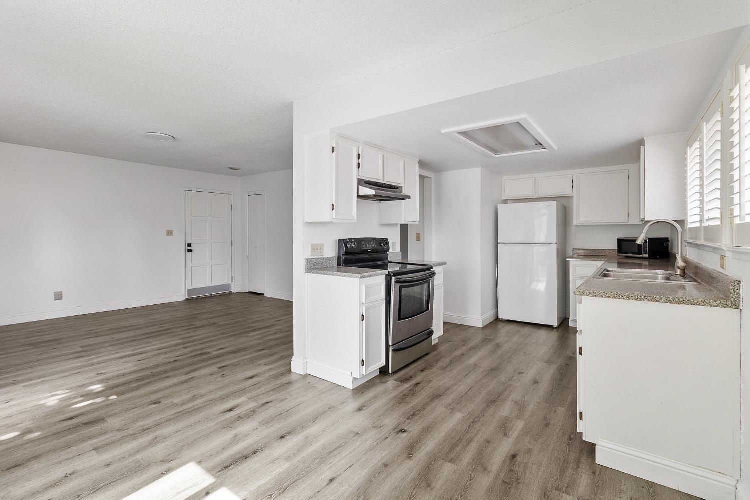 Detail Gallery Image 7 of 23 For 3701 Colonial Dr #164,  Modesto,  CA 95356 - 2 Beds | 1/1 Baths