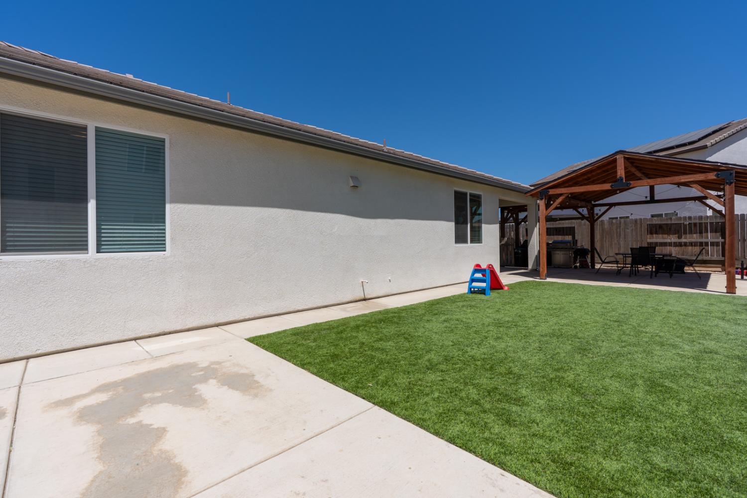 Detail Gallery Image 38 of 46 For 2040 Edwards St, Los Banos,  CA 93635 - 4 Beds | 3 Baths