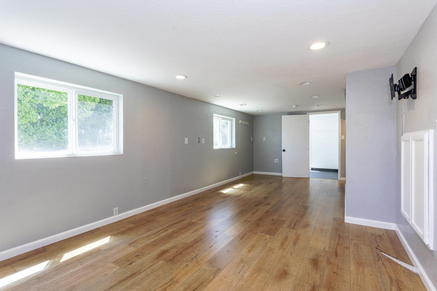 Detail Gallery Image 13 of 49 For 11012 Olive Rd, Oakdale,  CA 95361 - 3 Beds | 2 Baths