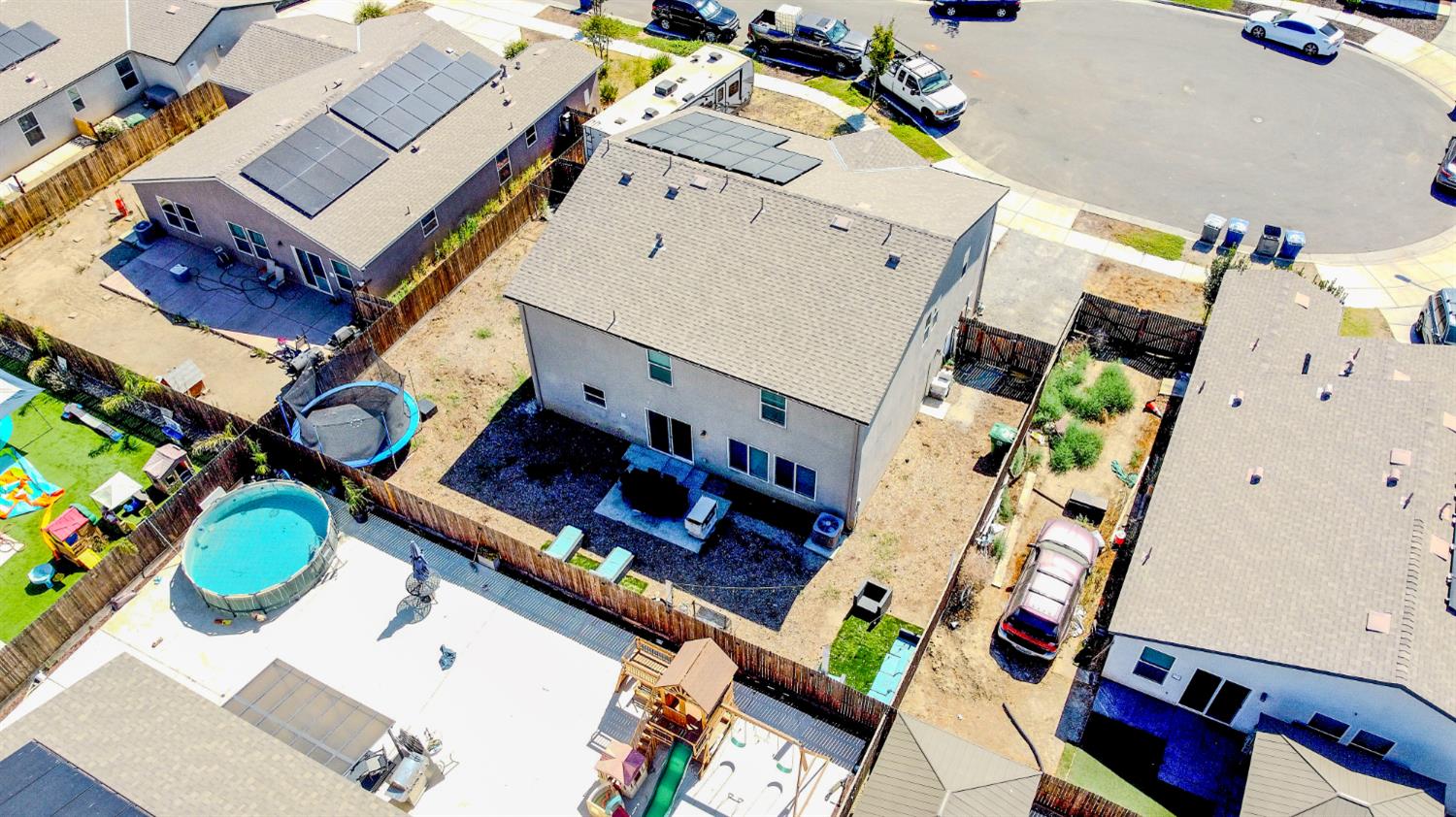 Detail Gallery Image 17 of 21 For 1775 Tomaso Ct, Los Banos,  CA 93635 - 5 Beds | 3 Baths