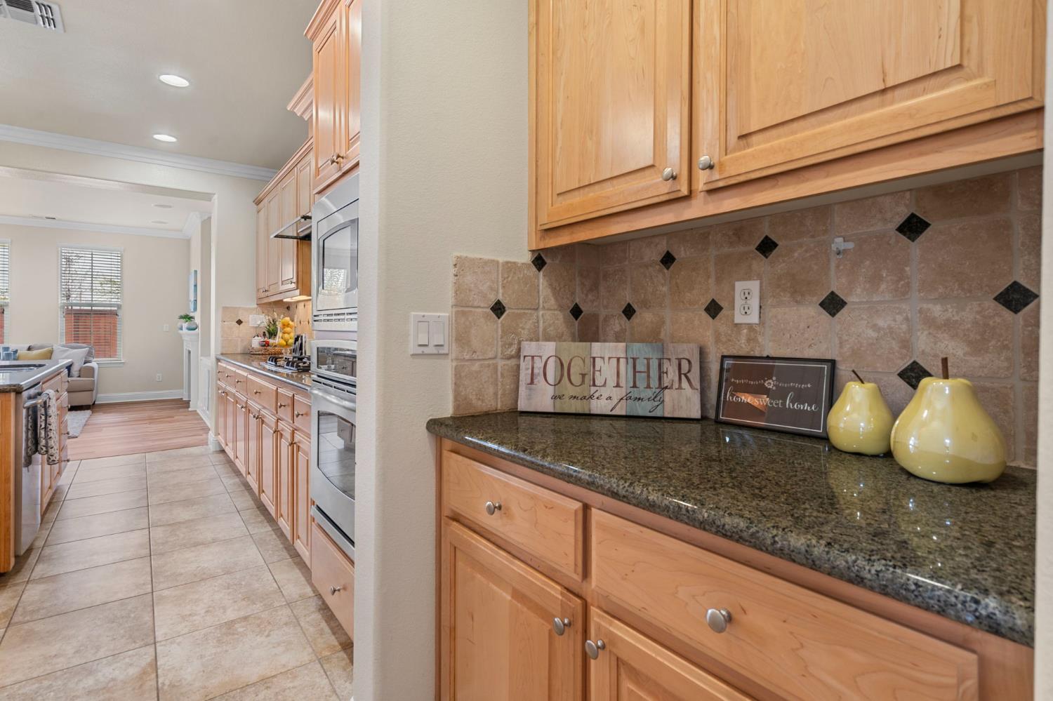Detail Gallery Image 12 of 48 For 122 N Sierra Madre St, Tracy,  CA 95391 - 4 Beds | 3 Baths