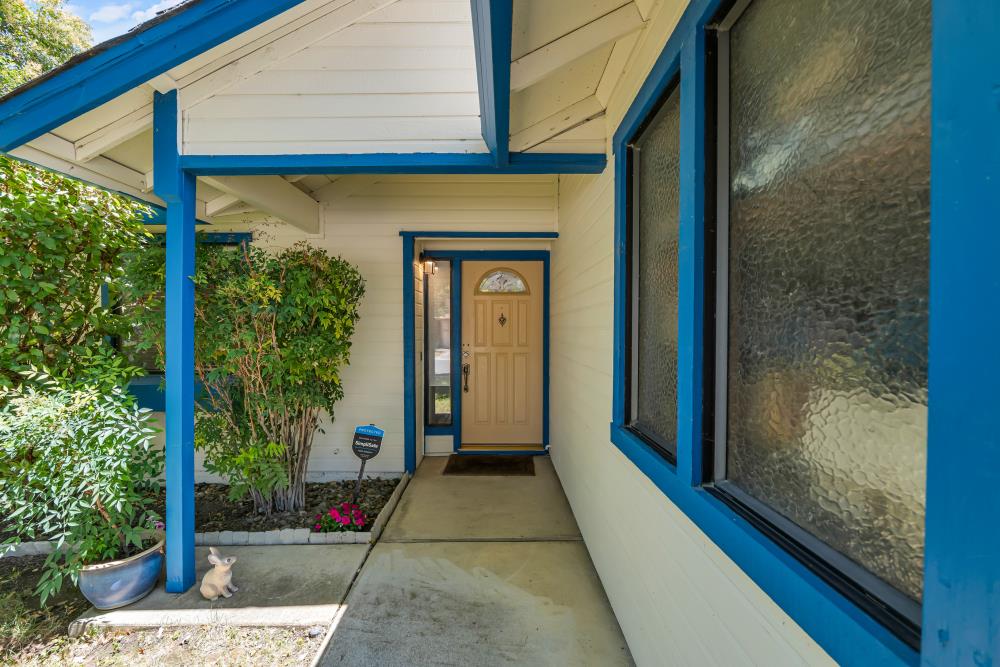 Detail Gallery Image 8 of 59 For 7527 Island Way, Sacramento,  CA 95831 - 3 Beds | 2 Baths