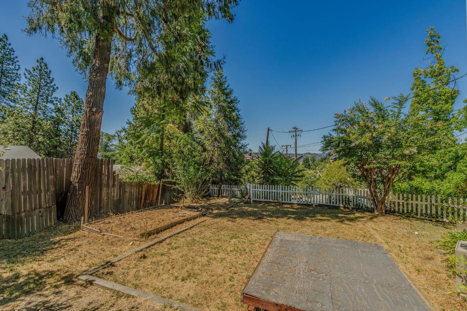 Detail Gallery Image 14 of 54 For 8201 Highway 49, Mokelumne Hill,  CA 95245 - 3 Beds | 2/1 Baths