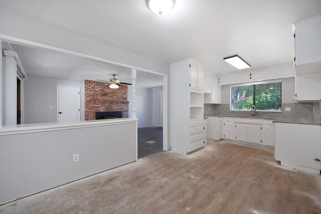 Detail Gallery Image 8 of 43 For 223 Kadota Ave, Atwater,  CA 95301 - 4 Beds | 2 Baths