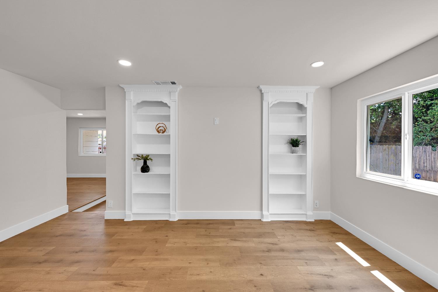 Detail Gallery Image 20 of 38 For 6608 Heatherwood Way, Sacramento,  CA 95831 - 3 Beds | 2 Baths