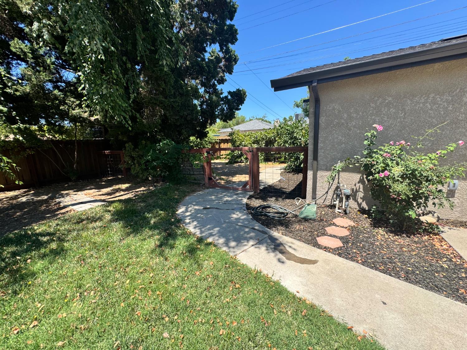 Detail Gallery Image 27 of 35 For 1237 College Ave, Modesto,  CA 95350 - 3 Beds | 1 Baths