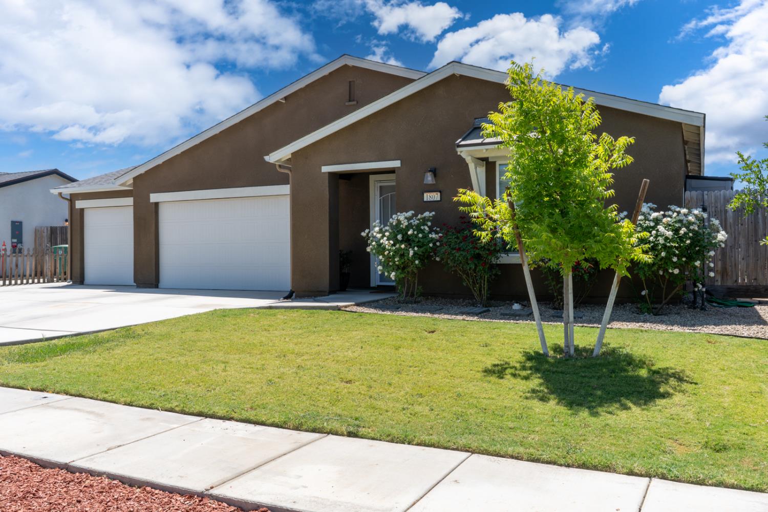 Detail Gallery Image 5 of 58 For 1807 Patricia Ct, Los Banos,  CA 93635 - 4 Beds | 3 Baths
