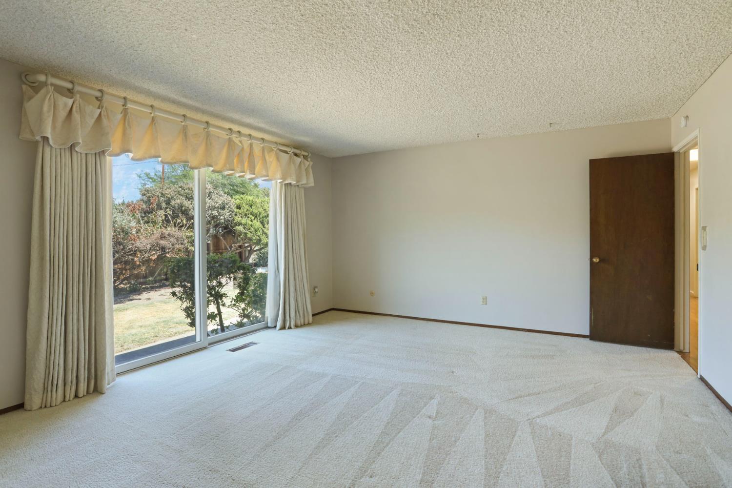 Detail Gallery Image 39 of 66 For 241 Charlemagne Way, Modesto,  CA 95350 - 4 Beds | 2 Baths