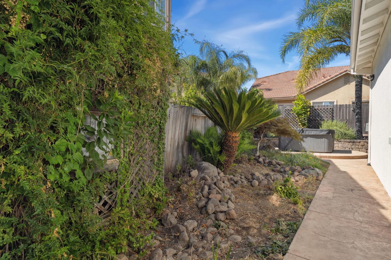 Detail Gallery Image 40 of 60 For 5054 Stroman Ln, Sacramento,  CA 95835 - 3 Beds | 2/1 Baths