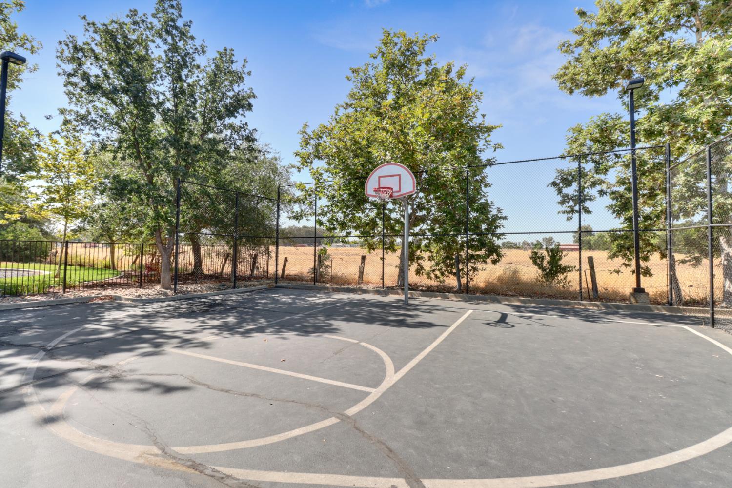 Detail Gallery Image 68 of 72 For 18400 Mandarin St, Woodland,  CA 95695 - 5 Beds | 4 Baths