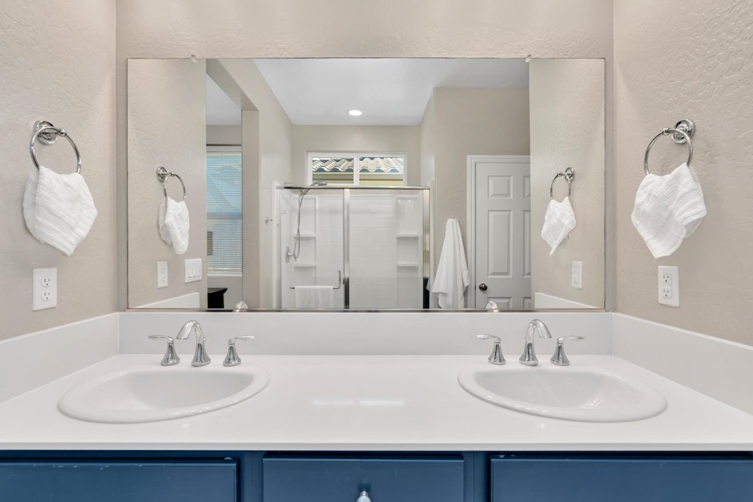 Detail Gallery Image 23 of 46 For 2040 Edwards St, Los Banos,  CA 93635 - 4 Beds | 3 Baths