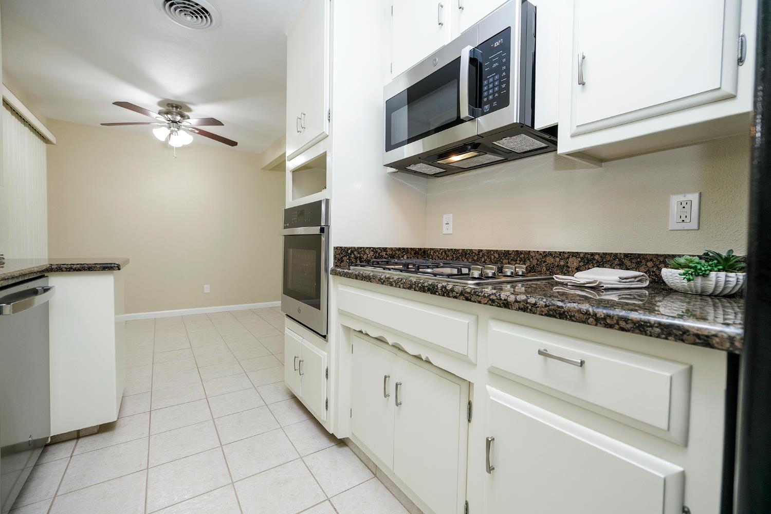 Detail Gallery Image 12 of 26 For 215 Floyd Ave #7,  Modesto,  CA 95350 - 1 Beds | 1 Baths