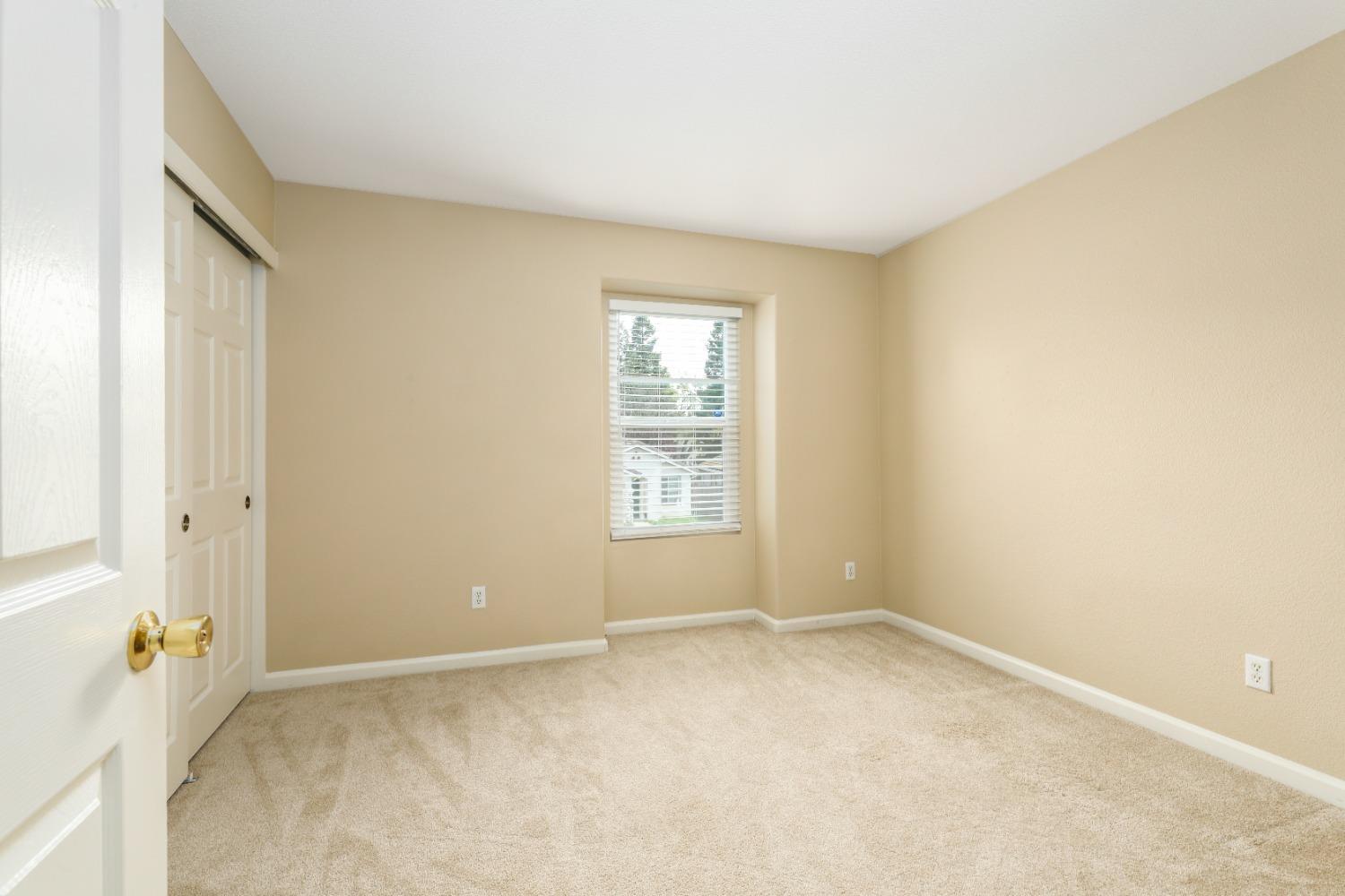Detail Gallery Image 19 of 44 For 3355 Calla Lily Way, Sacramento,  CA 95833 - 5 Beds | 2/1 Baths