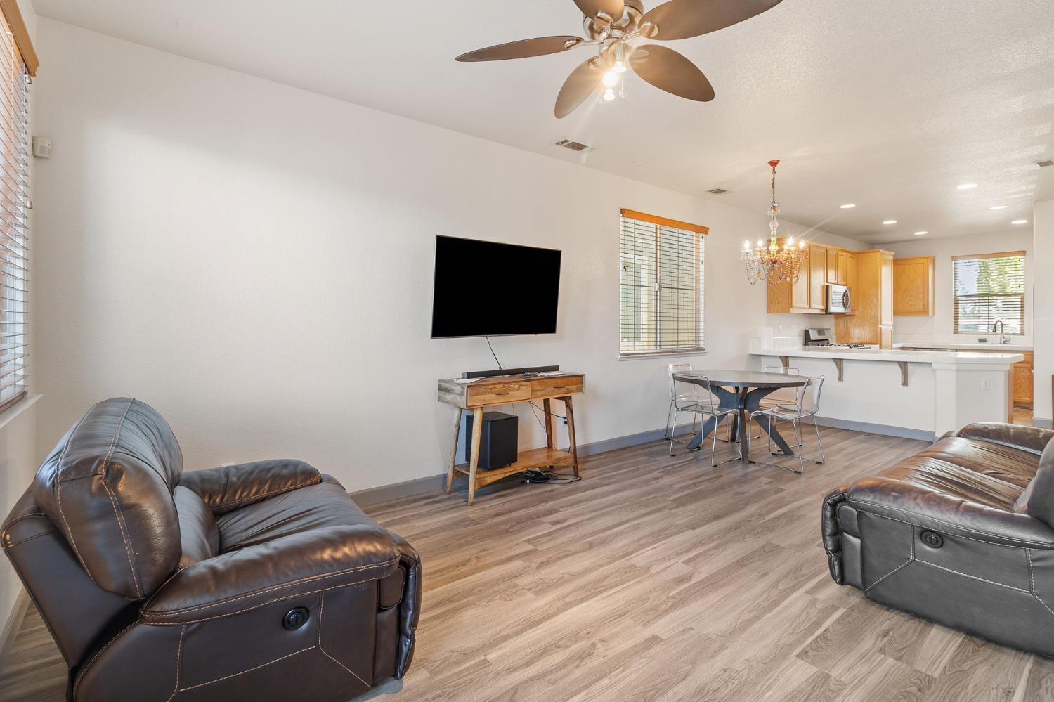 Detail Gallery Image 10 of 26 For 1725 Norwood Heights Ln, Ceres,  CA 95307 - 3 Beds | 2/1 Baths