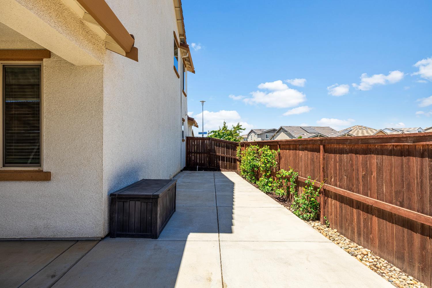 Detail Gallery Image 4 of 41 For 3627 Edington Dr, Rancho Cordova,  CA 95742 - 4 Beds | 3 Baths