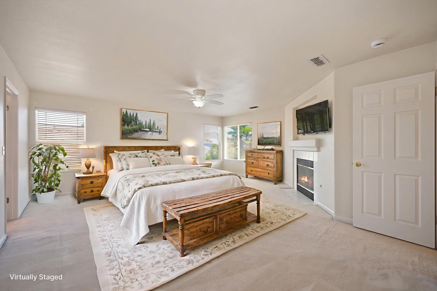 Detail Gallery Image 12 of 56 For 7850 Gazelle Trail Way, Antelope,  CA 95843 - 5 Beds | 3 Baths