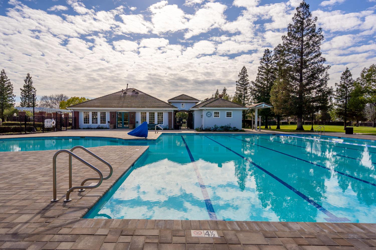 Detail Gallery Image 57 of 60 For 5054 Stroman Ln, Sacramento,  CA 95835 - 3 Beds | 2/1 Baths