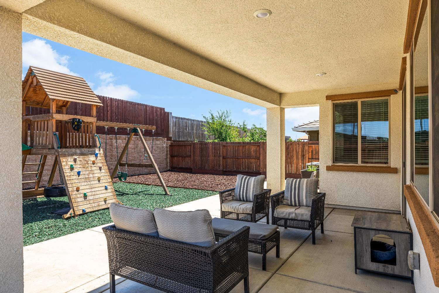 Detail Gallery Image 37 of 41 For 3627 Edington Dr, Rancho Cordova,  CA 95742 - 4 Beds | 3 Baths