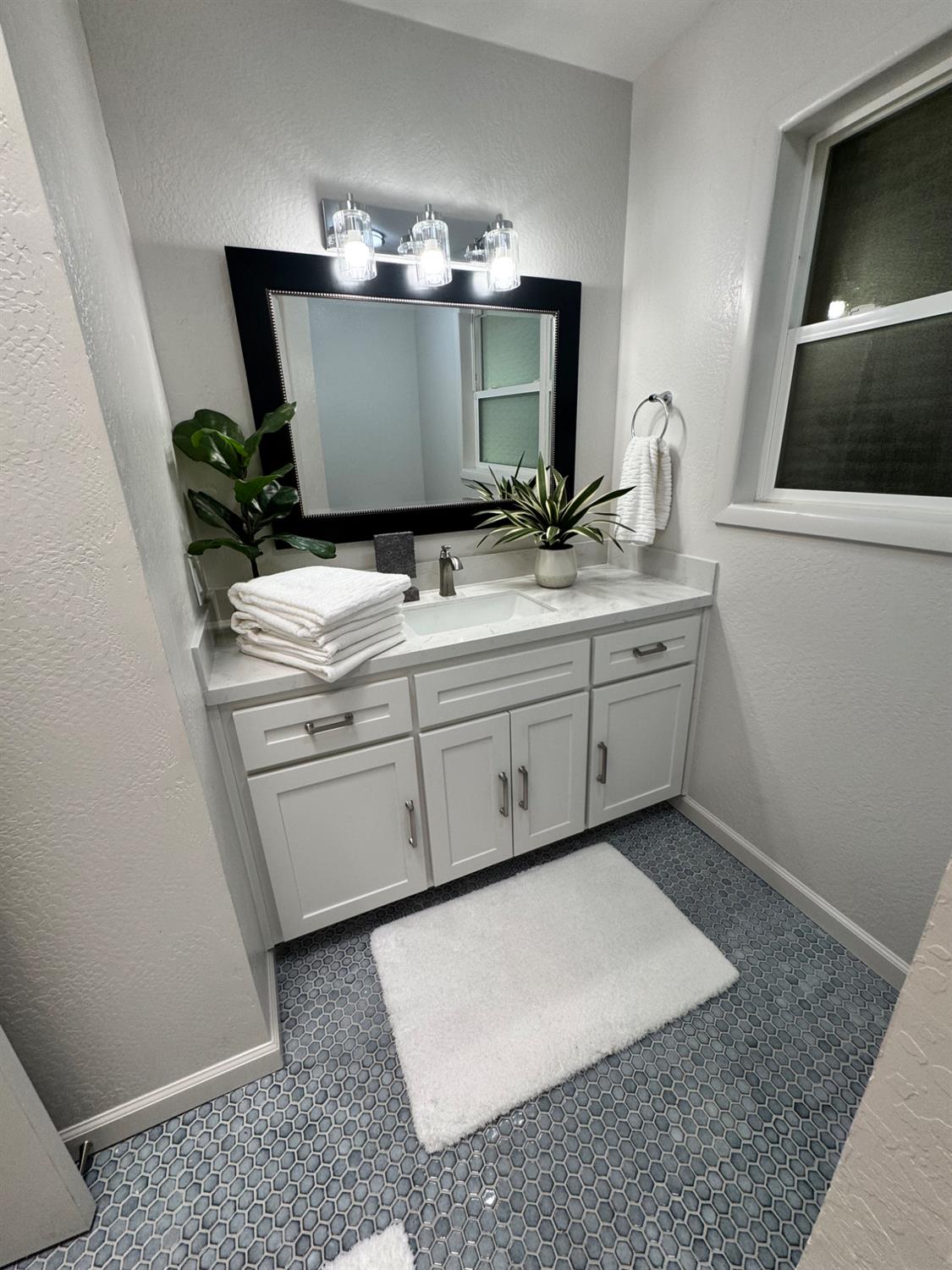 Detail Gallery Image 22 of 35 For 1237 College Ave, Modesto,  CA 95350 - 3 Beds | 1 Baths