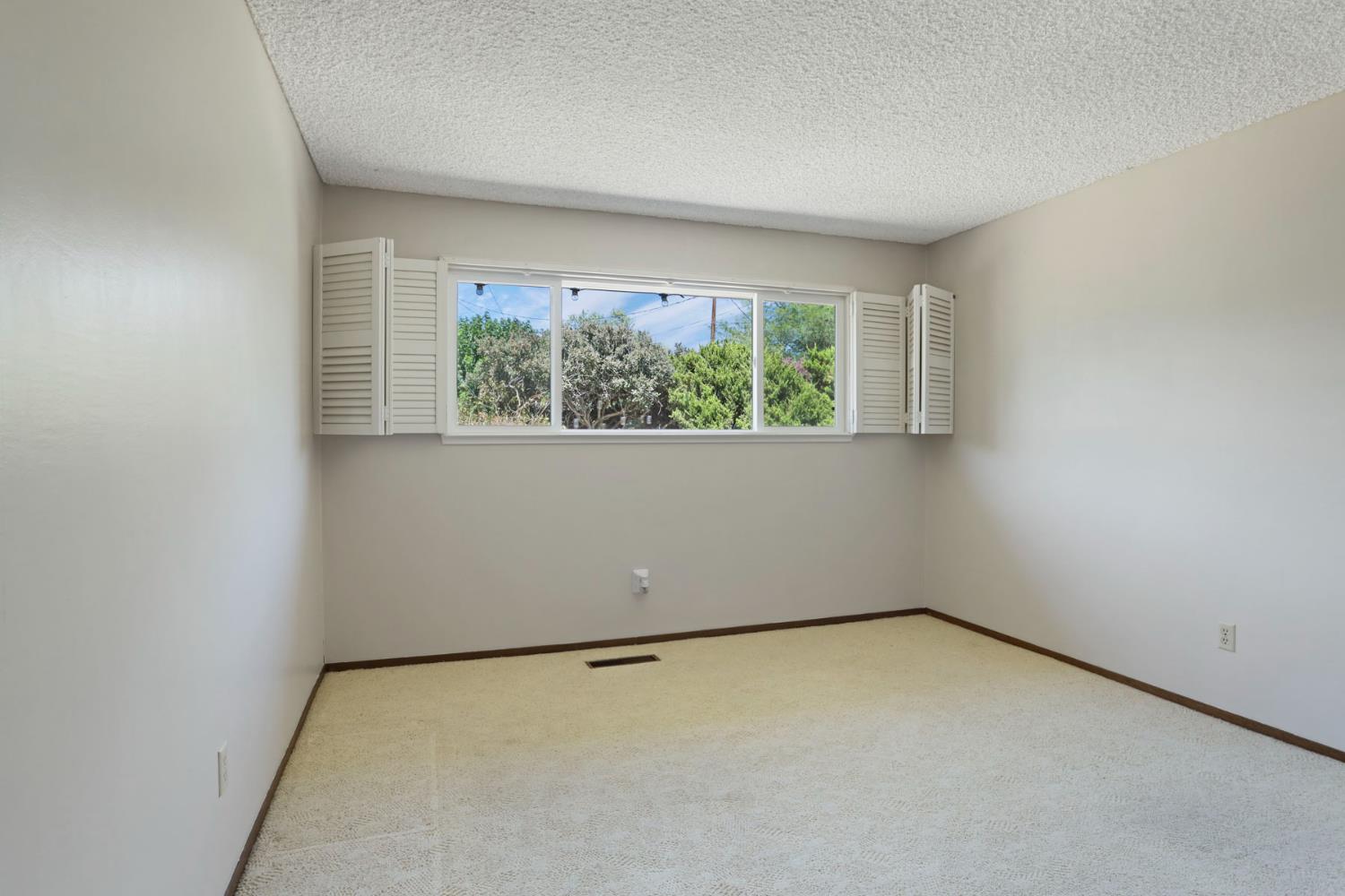 Detail Gallery Image 36 of 66 For 241 Charlemagne Way, Modesto,  CA 95350 - 4 Beds | 2 Baths