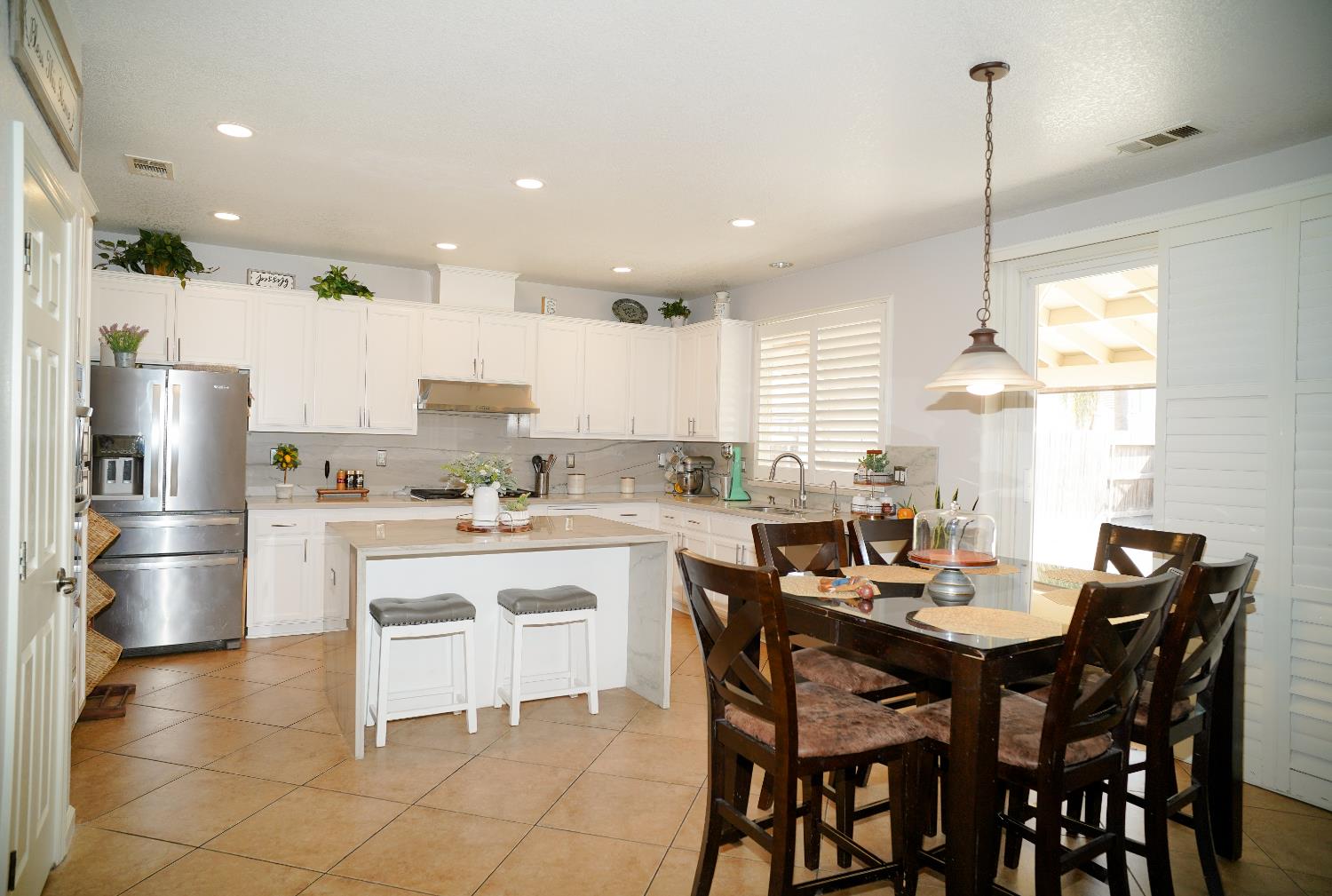Detail Gallery Image 11 of 41 For 5039 Riverbed Ct, Riverbank,  CA 95367 - 4 Beds | 3 Baths