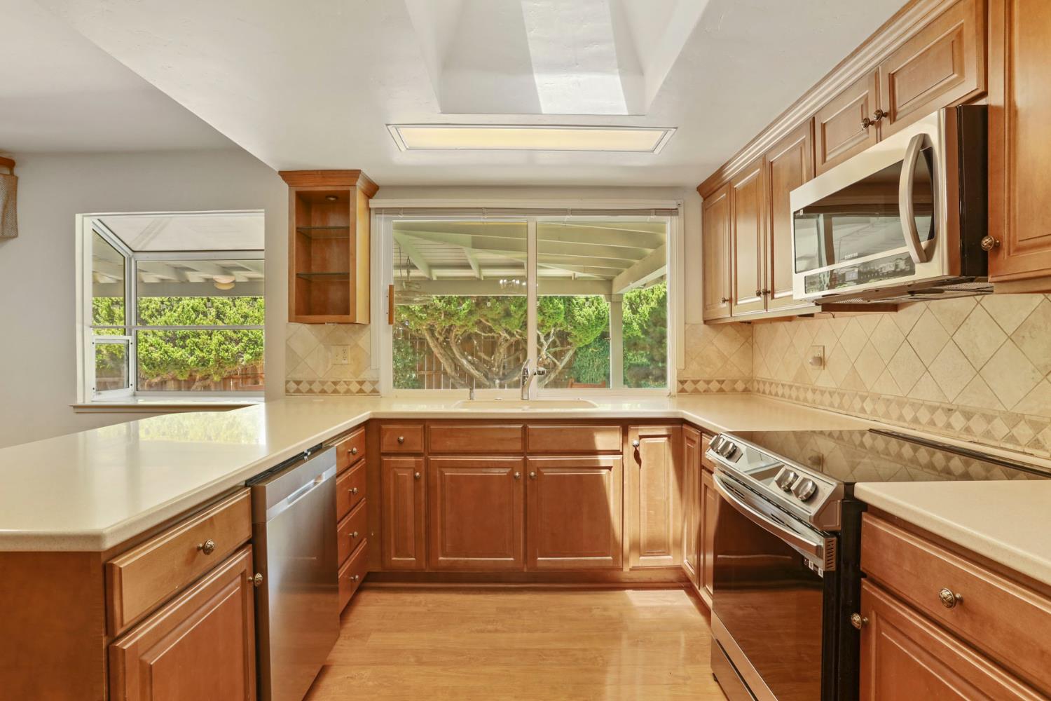 Detail Gallery Image 17 of 66 For 241 Charlemagne Way, Modesto,  CA 95350 - 4 Beds | 2 Baths