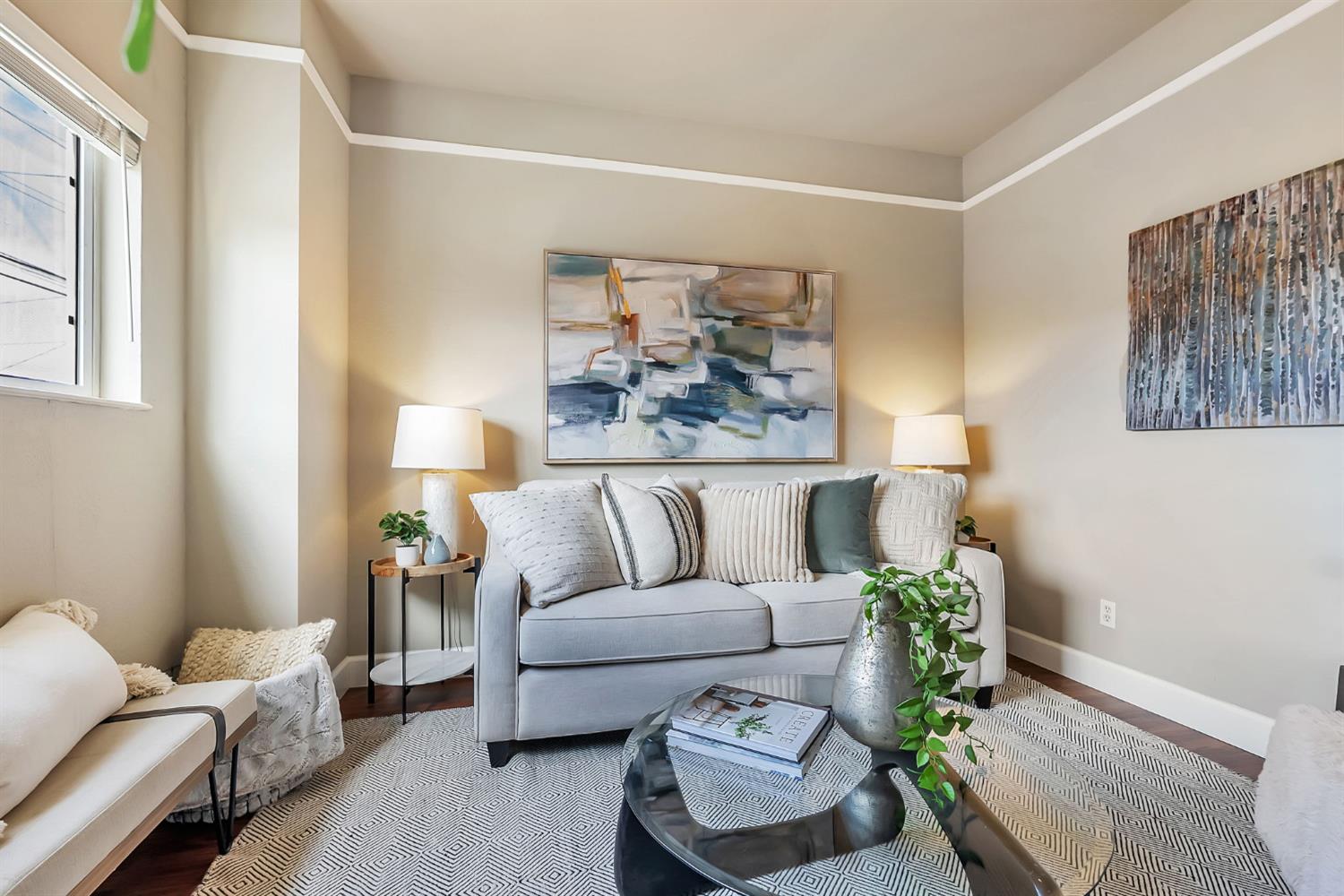 Detail Gallery Image 6 of 39 For 964 61st St, Oakland,  CA 94608 - 3 Beds | 2/1 Baths