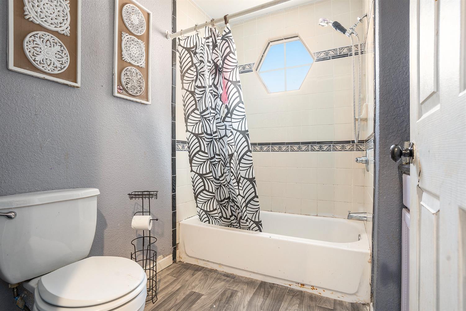 Detail Gallery Image 10 of 15 For 3611 Pine St, Castro Valley,  CA 94546 - 2 Beds | 2 Baths