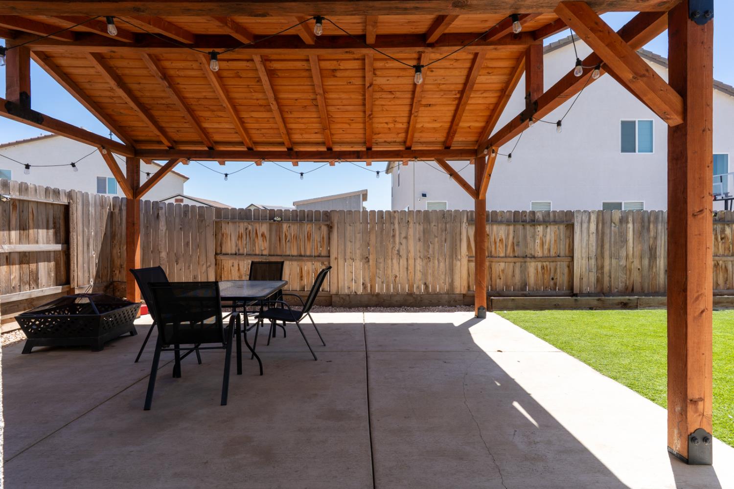 Detail Gallery Image 37 of 46 For 2040 Edwards St, Los Banos,  CA 93635 - 4 Beds | 3 Baths