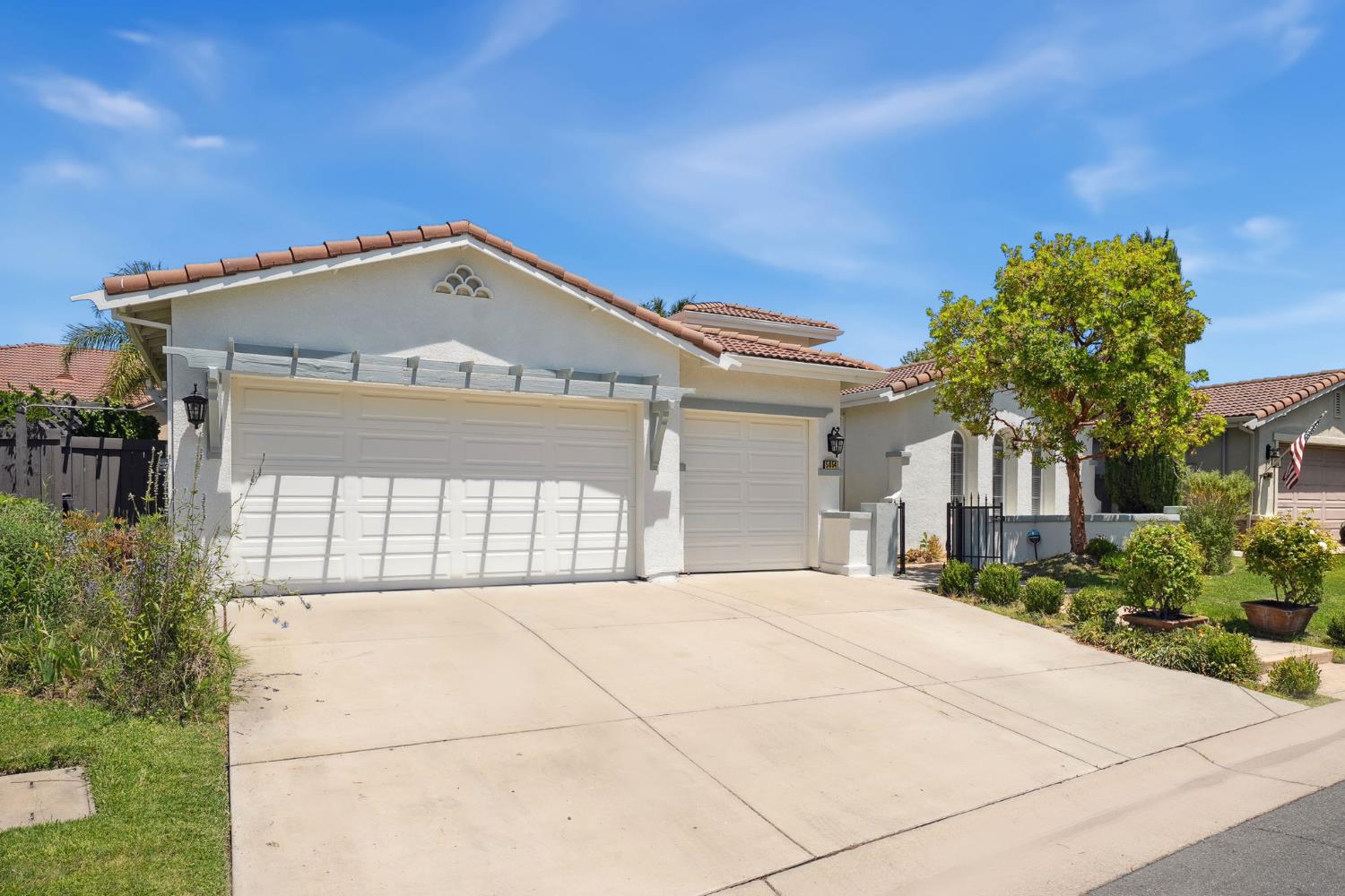 Detail Gallery Image 4 of 60 For 5054 Stroman Ln, Sacramento,  CA 95835 - 3 Beds | 2/1 Baths