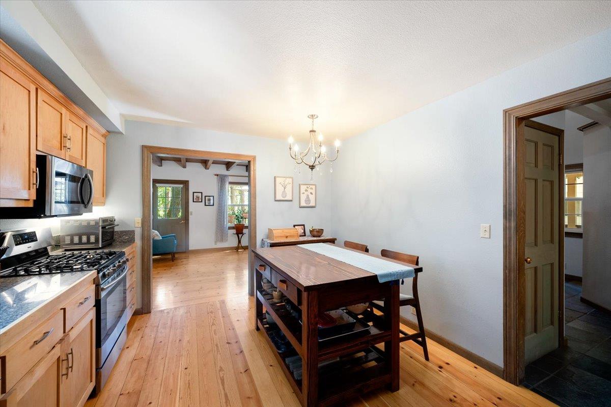 Detail Gallery Image 14 of 65 For 4036 Valley Vista Dr, Camino,  CA 95709 - 4 Beds | 2/1 Baths