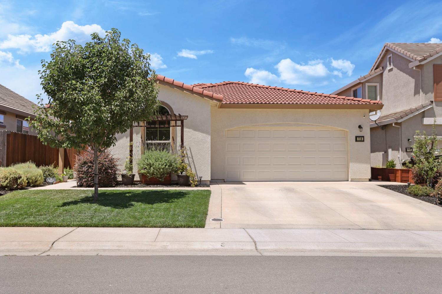 Detail Gallery Image 1 of 50 For 719 Thistle Dr, Ione,  CA 95640 - 4 Beds | 2 Baths