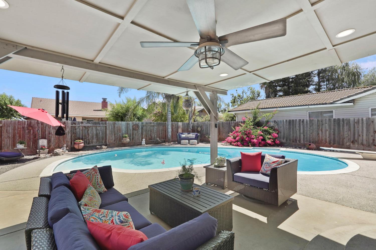 Detail Gallery Image 47 of 52 For 2457 Rockingham Cir, Lodi,  CA 95242 - 4 Beds | 2/1 Baths