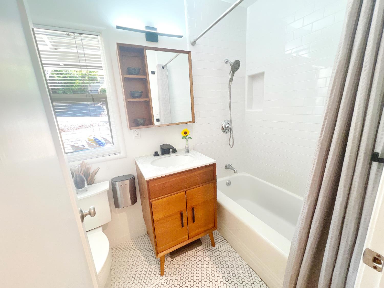 Detail Gallery Image 17 of 35 For 130 Margarido Dr, Walnut Creek,  CA 94596 - – Beds | – Baths