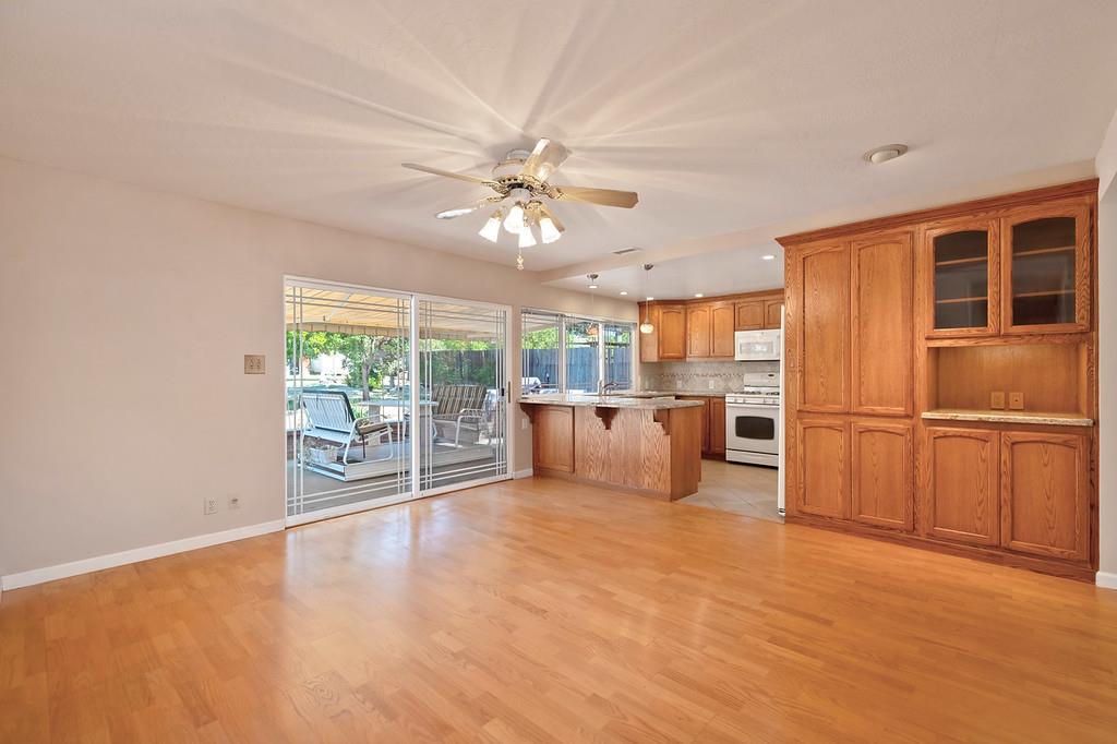 Detail Gallery Image 10 of 34 For 8105 Highwood Way, Orangevale,  CA 95662 - 3 Beds | 2 Baths