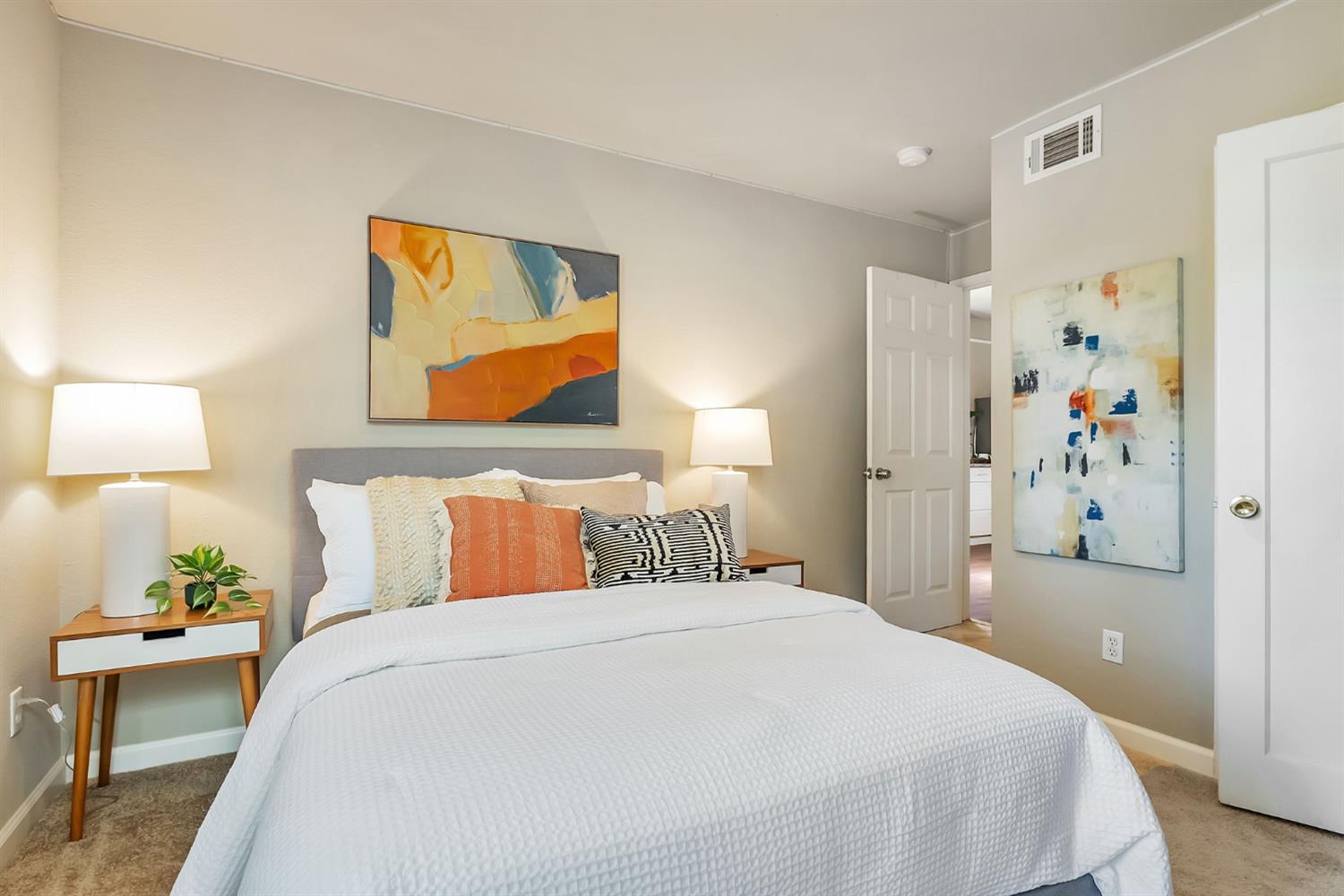 Detail Gallery Image 19 of 39 For 964 61st St, Oakland,  CA 94608 - 3 Beds | 2/1 Baths