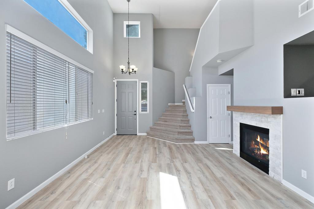 Detail Gallery Image 14 of 47 For 5512 Deepdale Way, Elk Grove,  CA 95758 - 4 Beds | 2/1 Baths