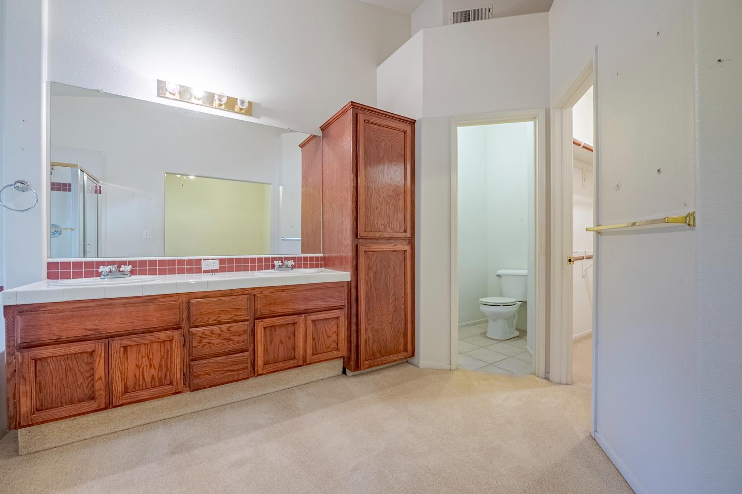 Detail Gallery Image 39 of 53 For 1079 Rosehill Dr, Chowchilla,  CA 93610 - 4 Beds | 2 Baths