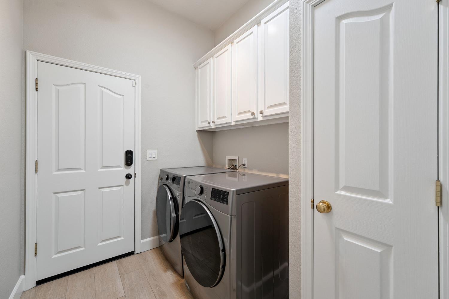 Detail Gallery Image 34 of 60 For 5054 Stroman Ln, Sacramento,  CA 95835 - 3 Beds | 2/1 Baths