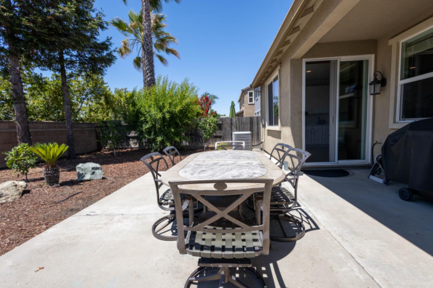 Detail Gallery Image 34 of 34 For 8328 Dandelion Dr, Elk Grove,  CA 95624 - 4 Beds | 2 Baths