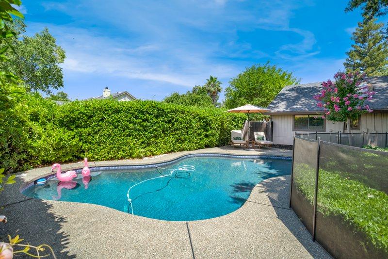 Detail Gallery Image 32 of 33 For 8216 Oakenshaw Way, Orangevale,  CA 95662 - 3 Beds | 2 Baths