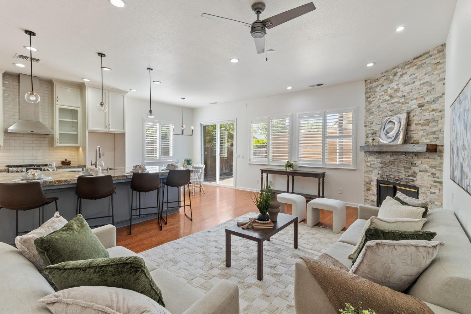 Detail Gallery Image 3 of 32 For 1400 Villette Ct, Modesto,  CA 95356 - 4 Beds | 3 Baths