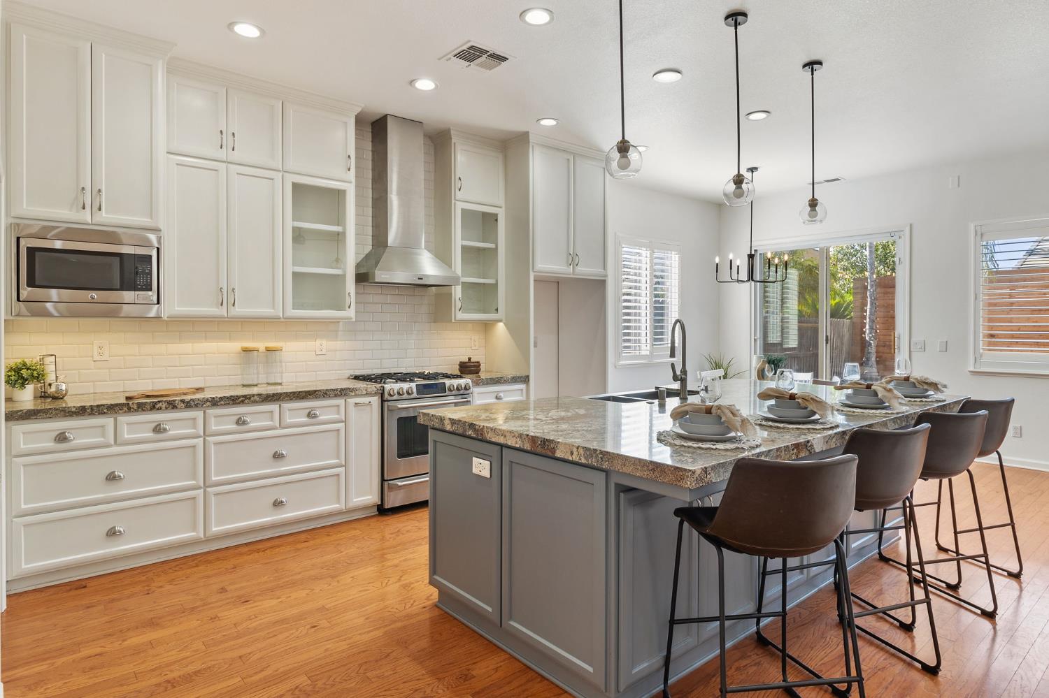 Detail Gallery Image 5 of 32 For 1400 Villette Ct, Modesto,  CA 95356 - 4 Beds | 3 Baths