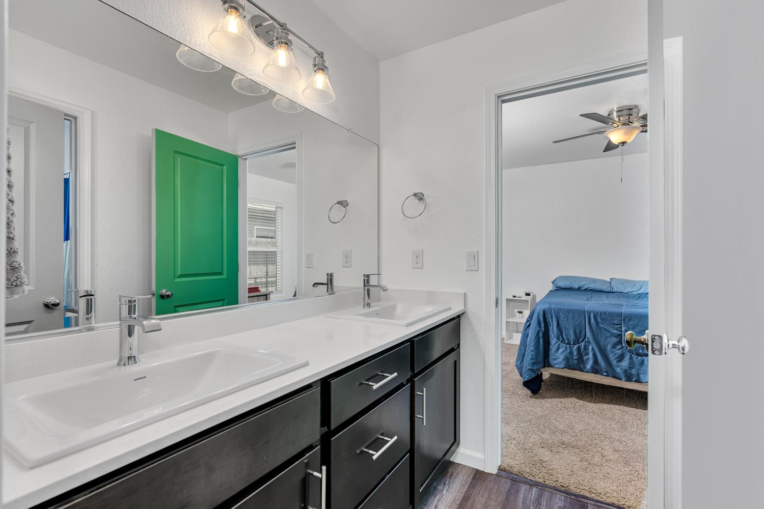 Detail Gallery Image 17 of 58 For 1807 Patricia Ct, Los Banos,  CA 93635 - 4 Beds | 3 Baths