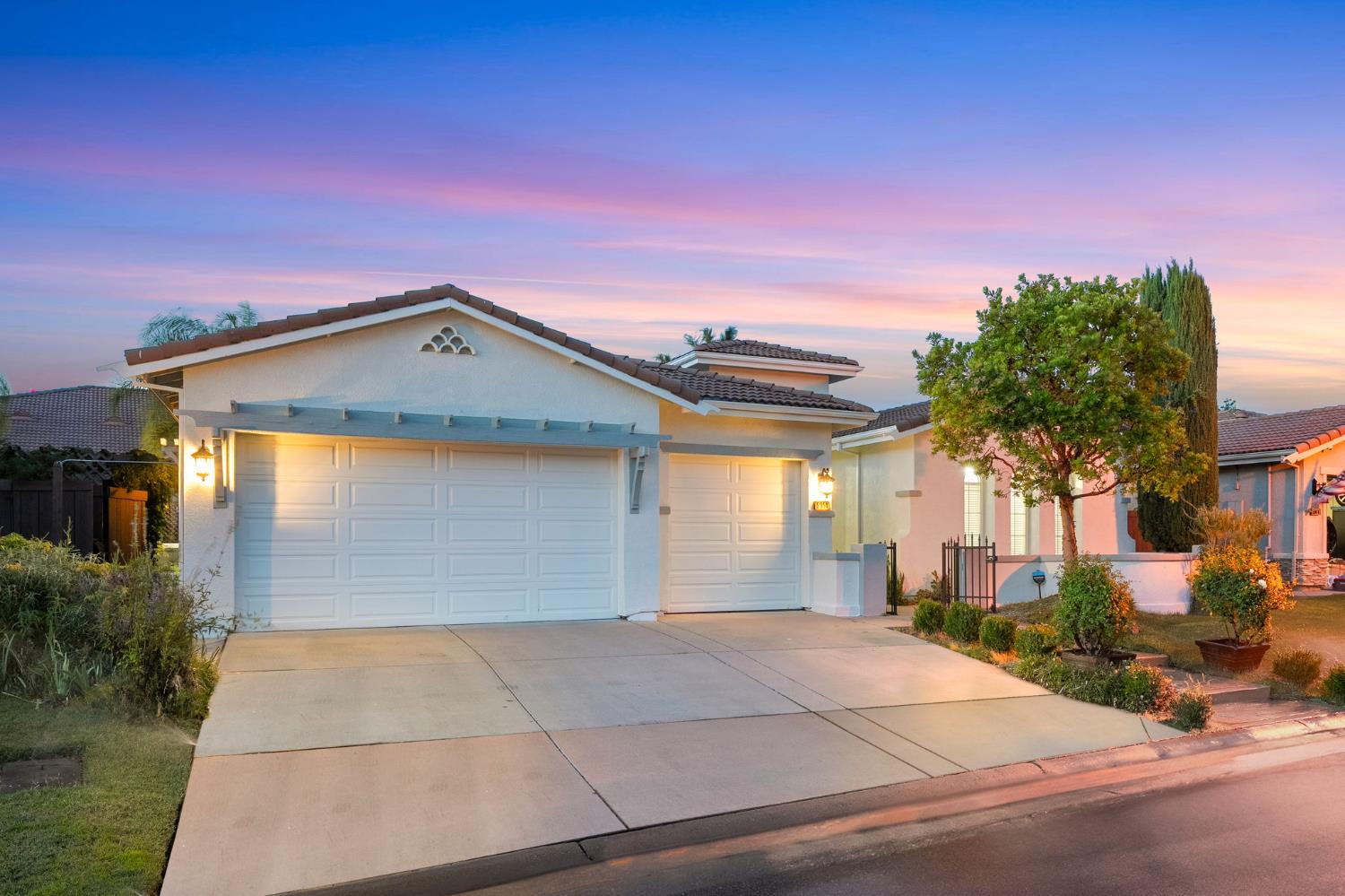 Detail Gallery Image 1 of 60 For 5054 Stroman Ln, Sacramento,  CA 95835 - 3 Beds | 2/1 Baths
