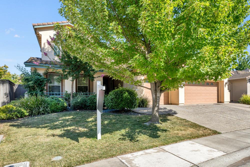Detail Gallery Image 3 of 60 For 200 Orrington Cir, Sacramento,  CA 95835 - 4 Beds | 3/1 Baths