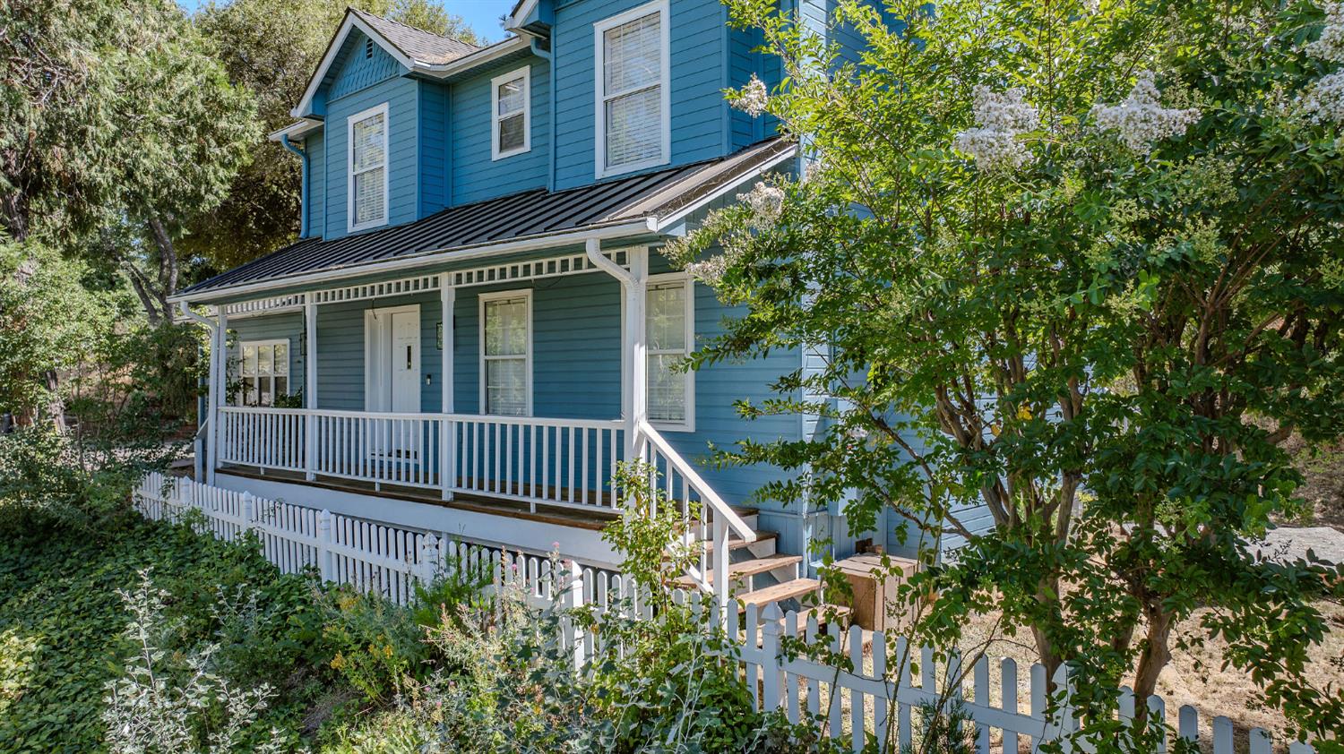Detail Gallery Image 4 of 54 For 8201 Highway 49, Mokelumne Hill,  CA 95245 - 3 Beds | 2/1 Baths