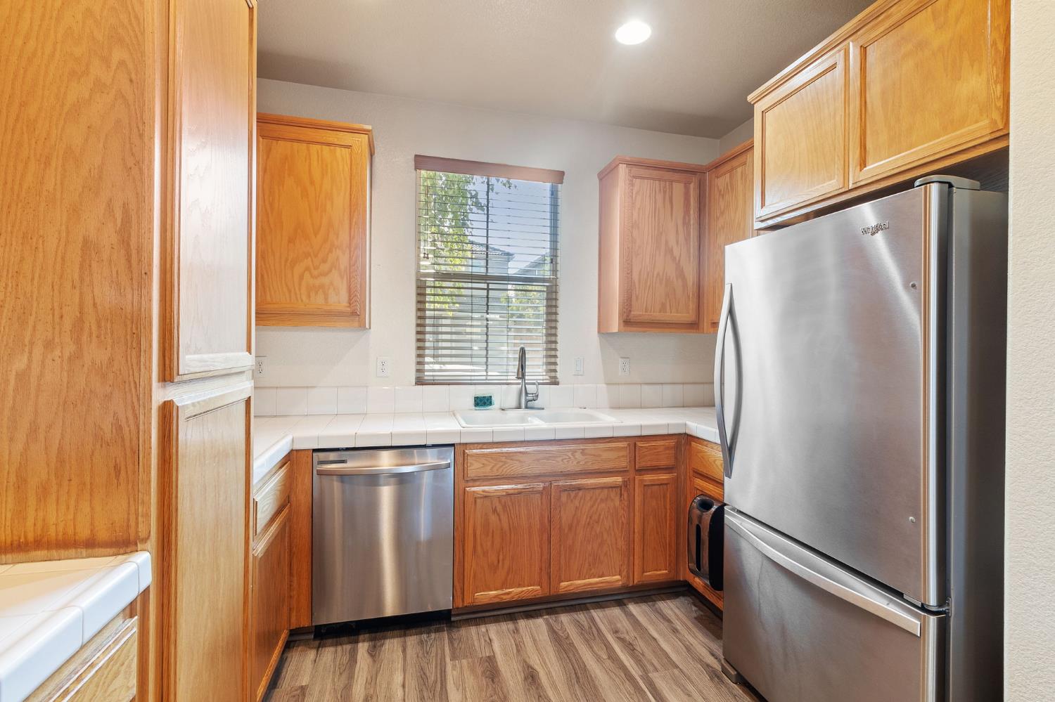 Detail Gallery Image 5 of 26 For 1725 Norwood Heights Ln, Ceres,  CA 95307 - 3 Beds | 2/1 Baths