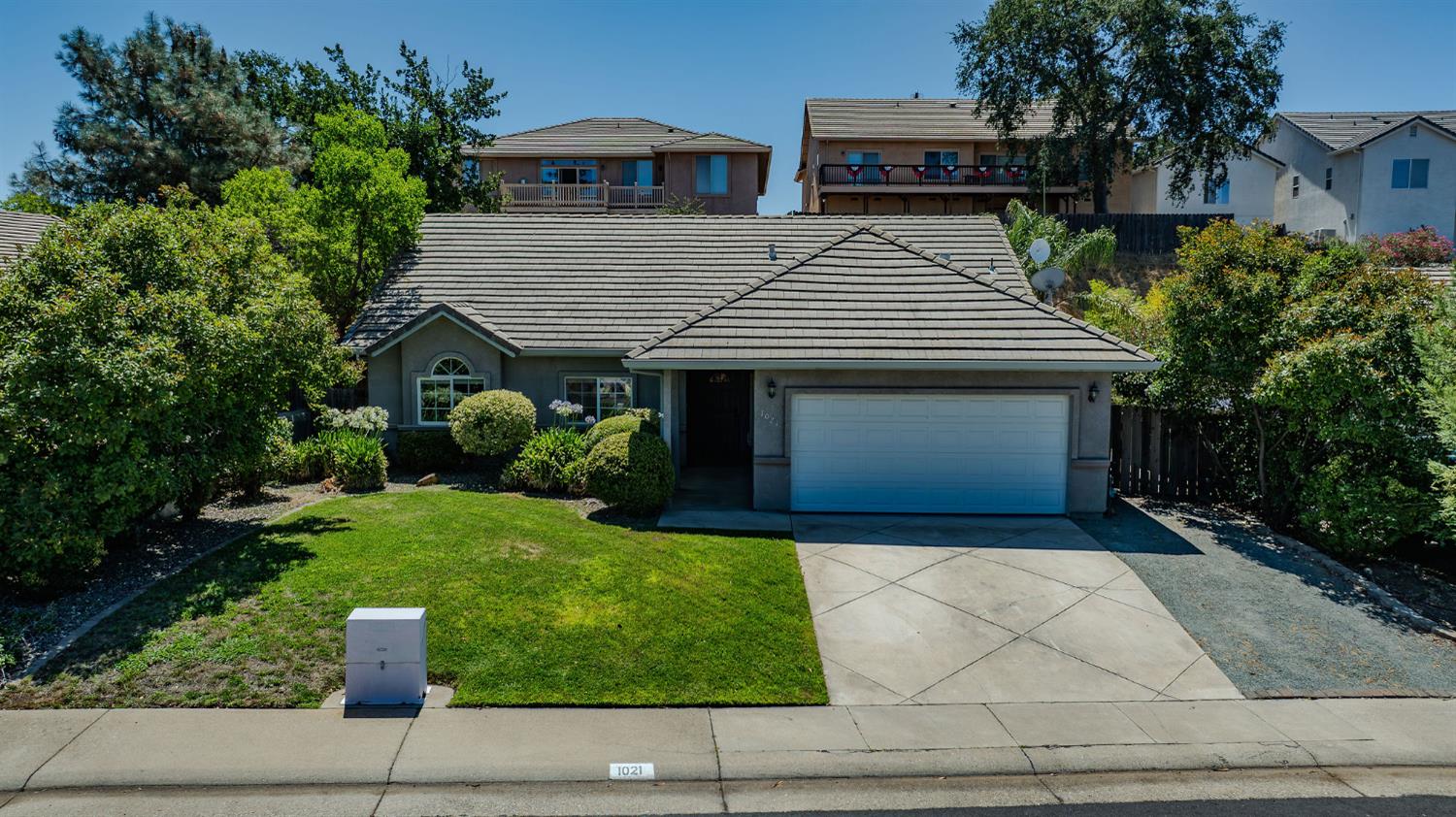 Detail Gallery Image 2 of 46 For 1021 Mockingbird Ln, Valley Springs,  CA 95252 - 3 Beds | 2 Baths