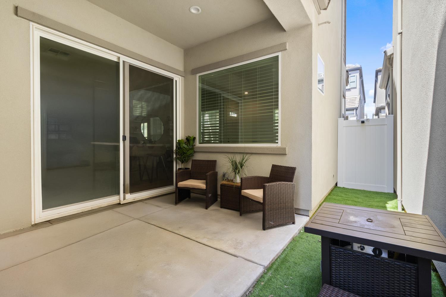 Detail Gallery Image 25 of 28 For 3286 Owl Ct, West Sacramento,  CA 95691 - 3 Beds | 2/1 Baths